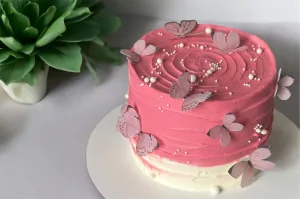 Торт с бабочками